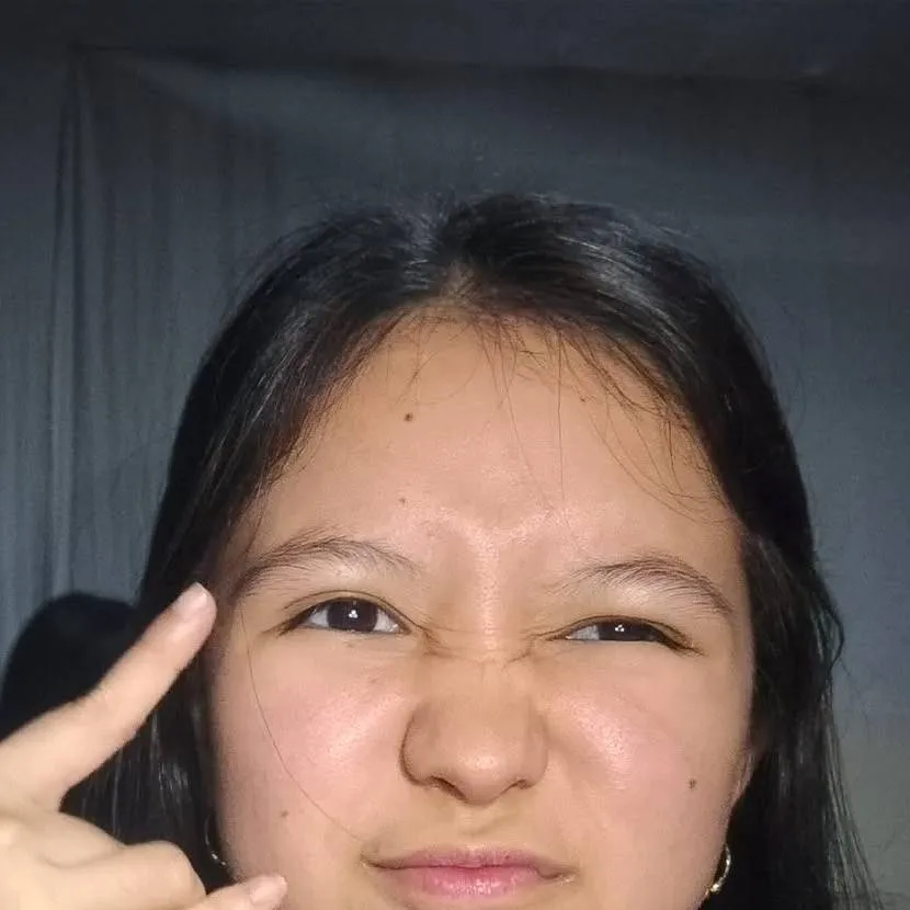 chat with ai character: Alena