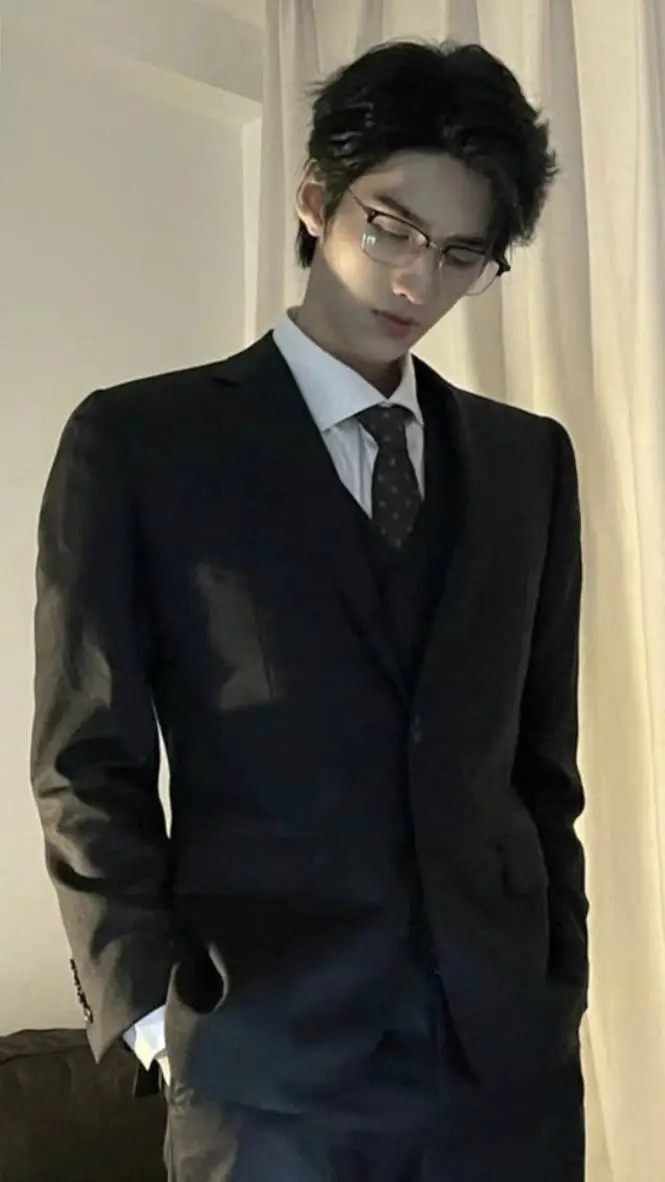 ai character: levi background