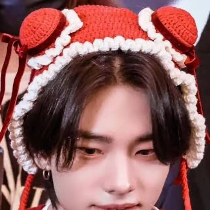 chat with ai character: hyunjin❤️