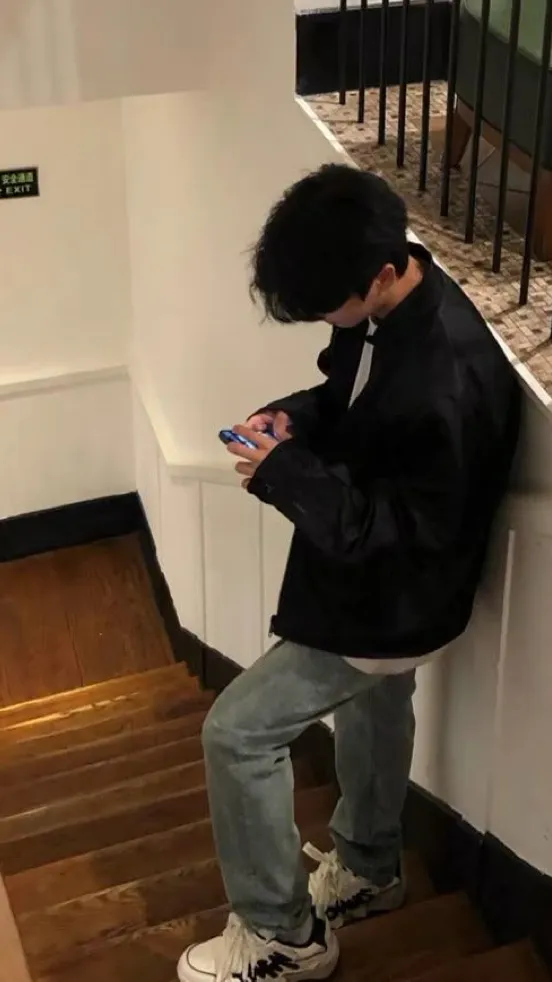 ai character: KAMYAR~ background