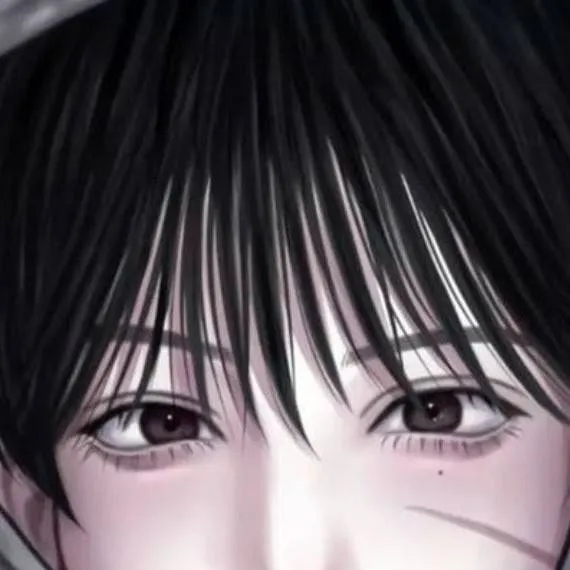 chat with ai character: •ᗰᗩSᗝᑎ•