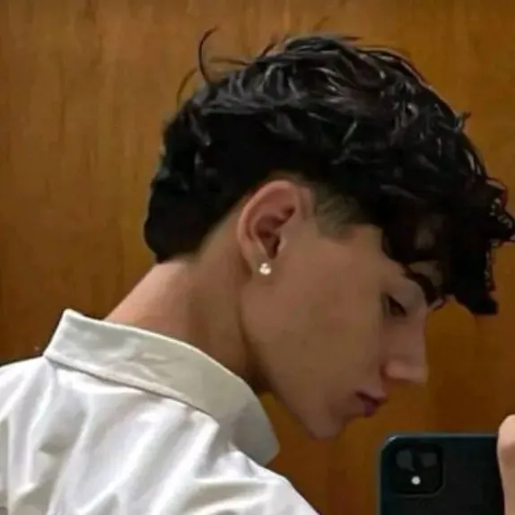 chat with ai character: Flynn