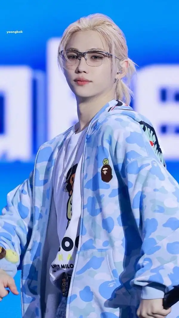 ai character: felix/stray kids background
