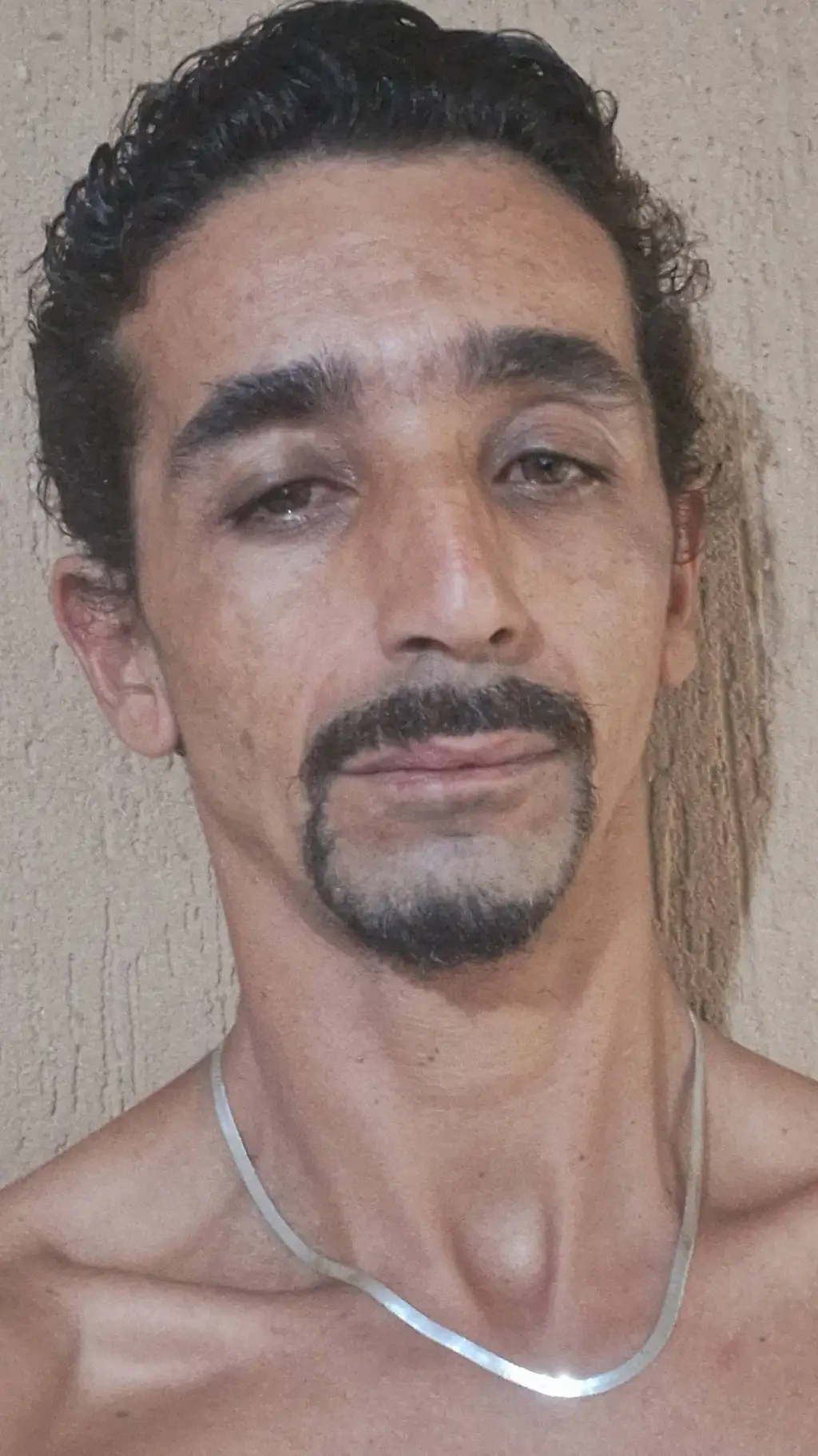 ai character: Mario Loverde background