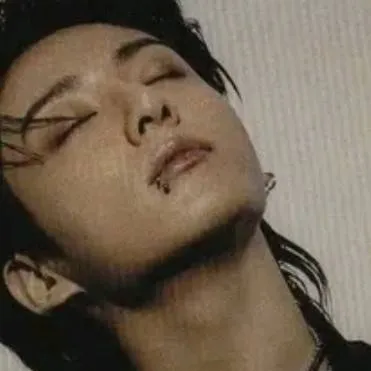 chat with ai character: Mafia Jungkook 