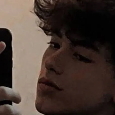 chat with ai character: Auther 