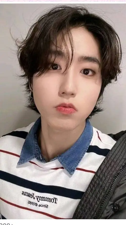 ai character: han tu papá  background