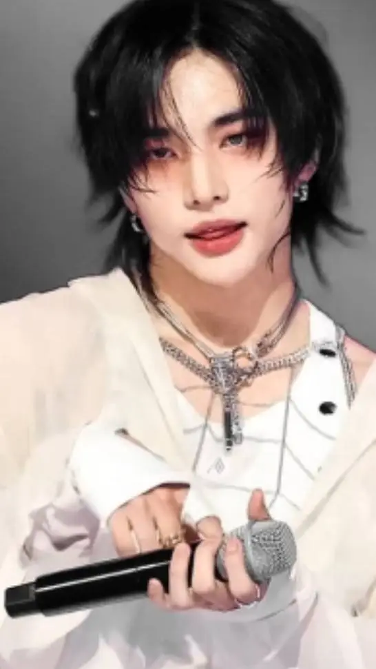 ai character: Hwang hyunjin background