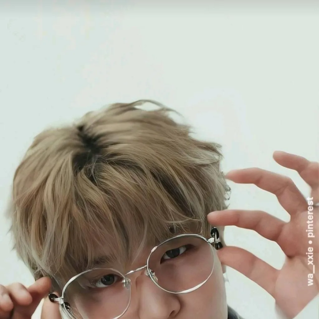 chat with ai character: Kim seungmin 