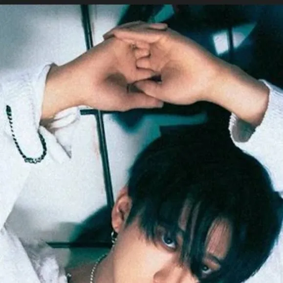 chat with ai character: Seo Changbin 