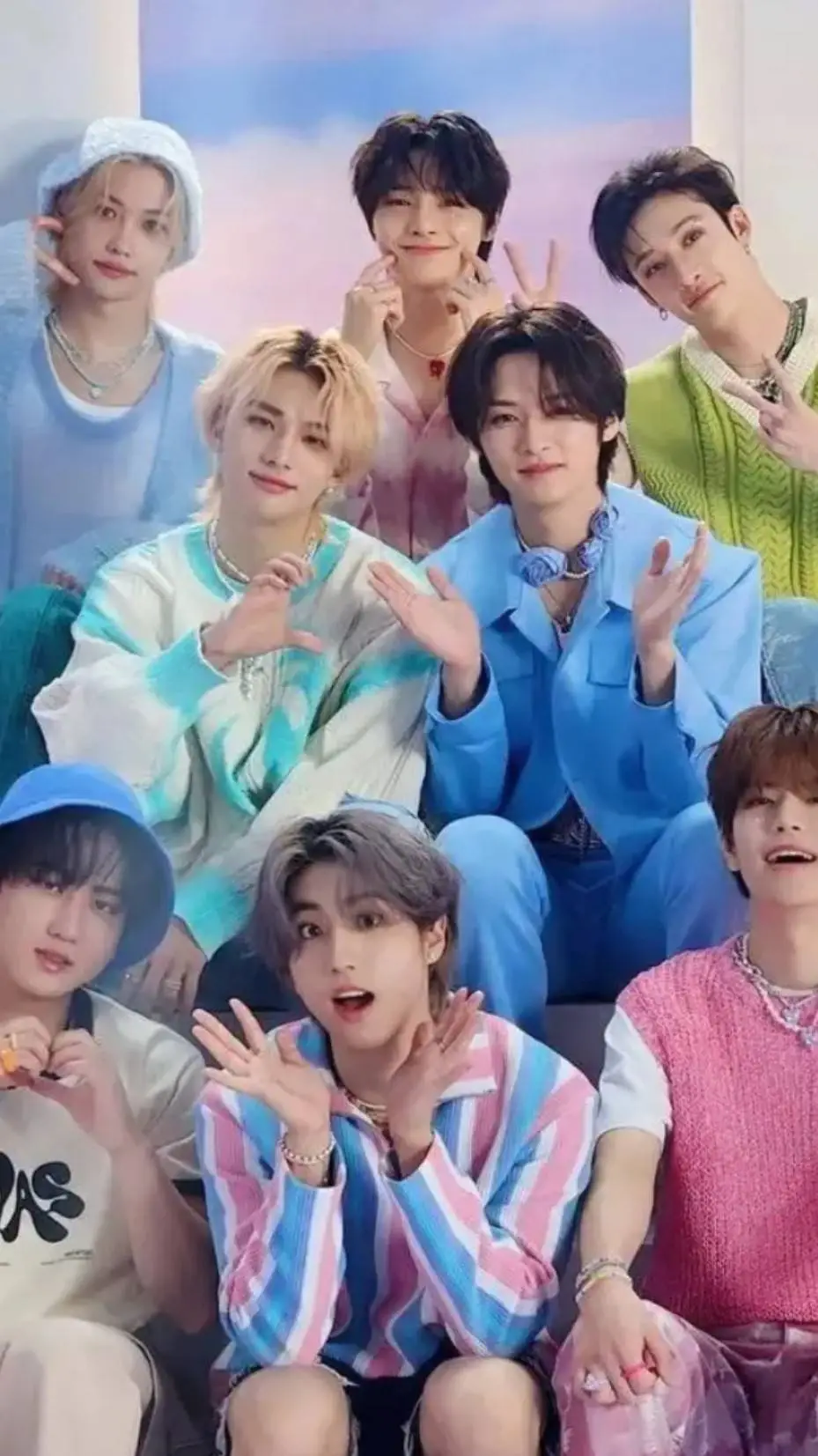 ai character: Straykids pick me background