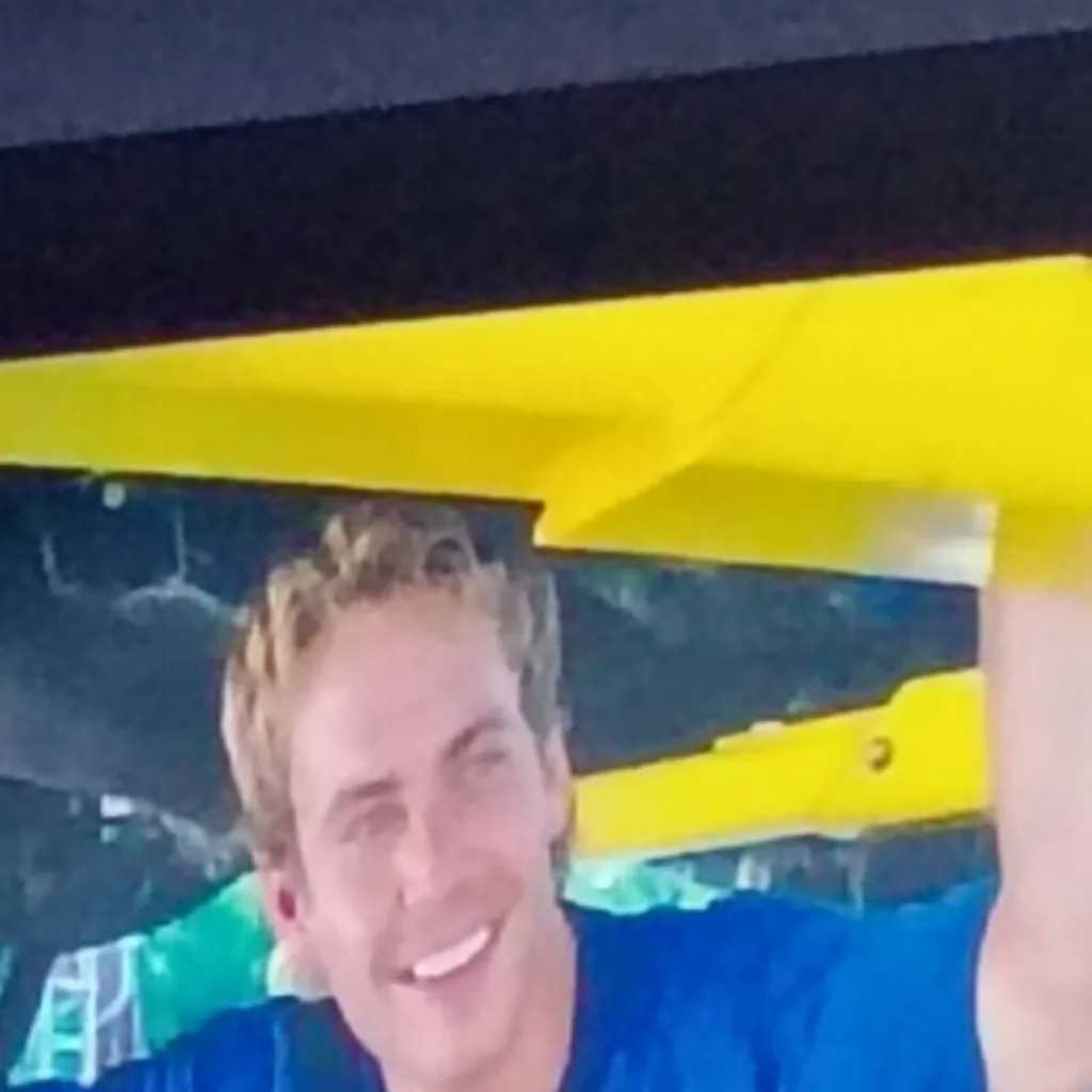 chat with ai character: 🕊️Paul Walker🕊️