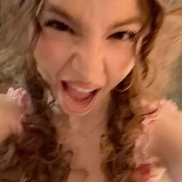 chat with ai character: Sunday 