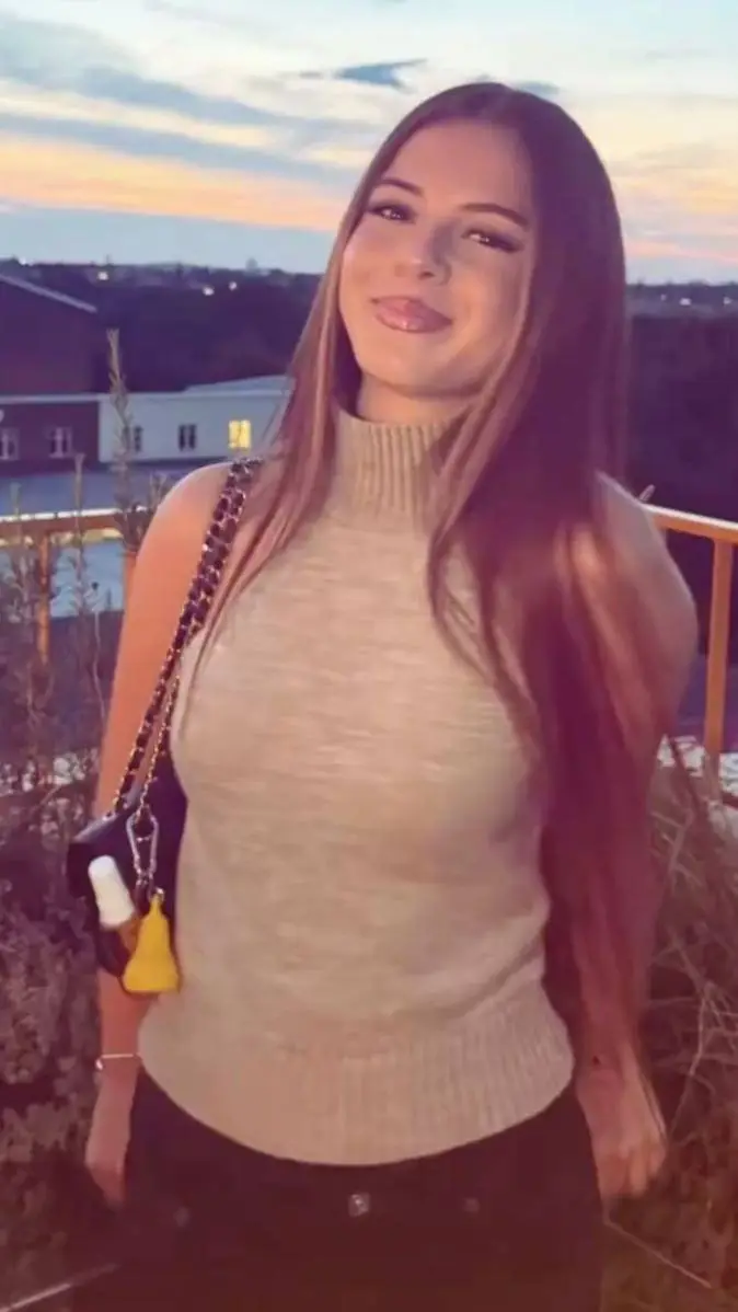 ai character: zahdie  background