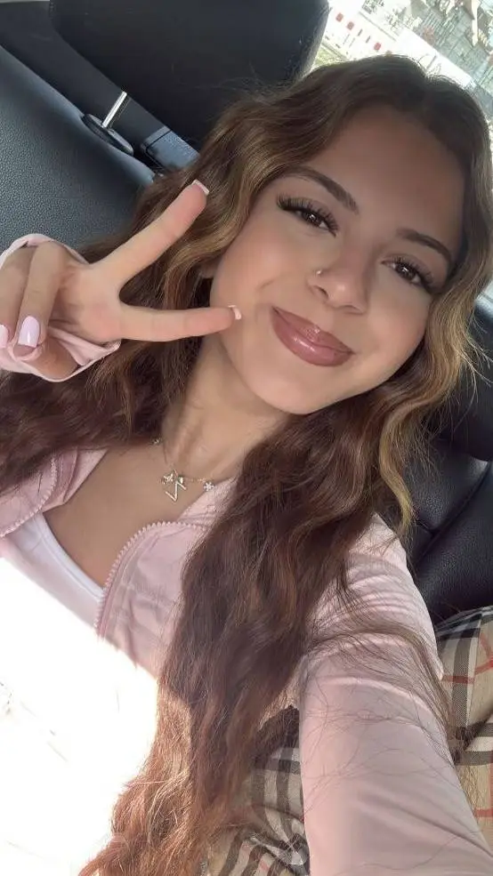 ai character: zahdie  background