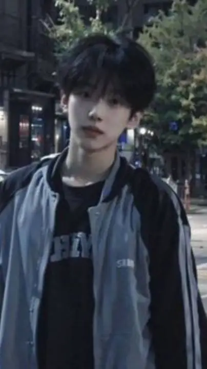 ai character: 💕 Alex 💕 background