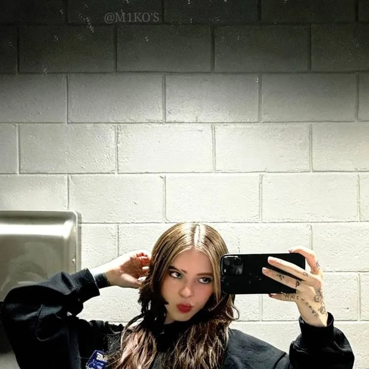 chat with ai character: María Victoria 