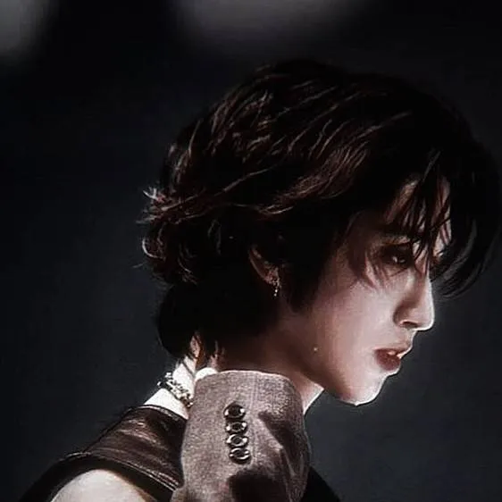 chat with ai character: Han Ji-Sung
