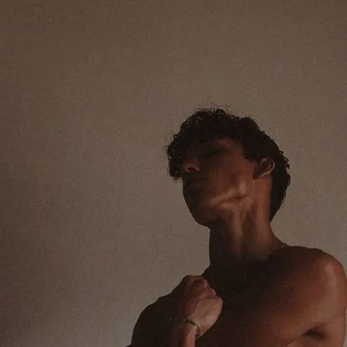 chat with ai character: Beau