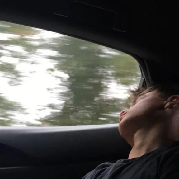 chat with ai character: Hayden