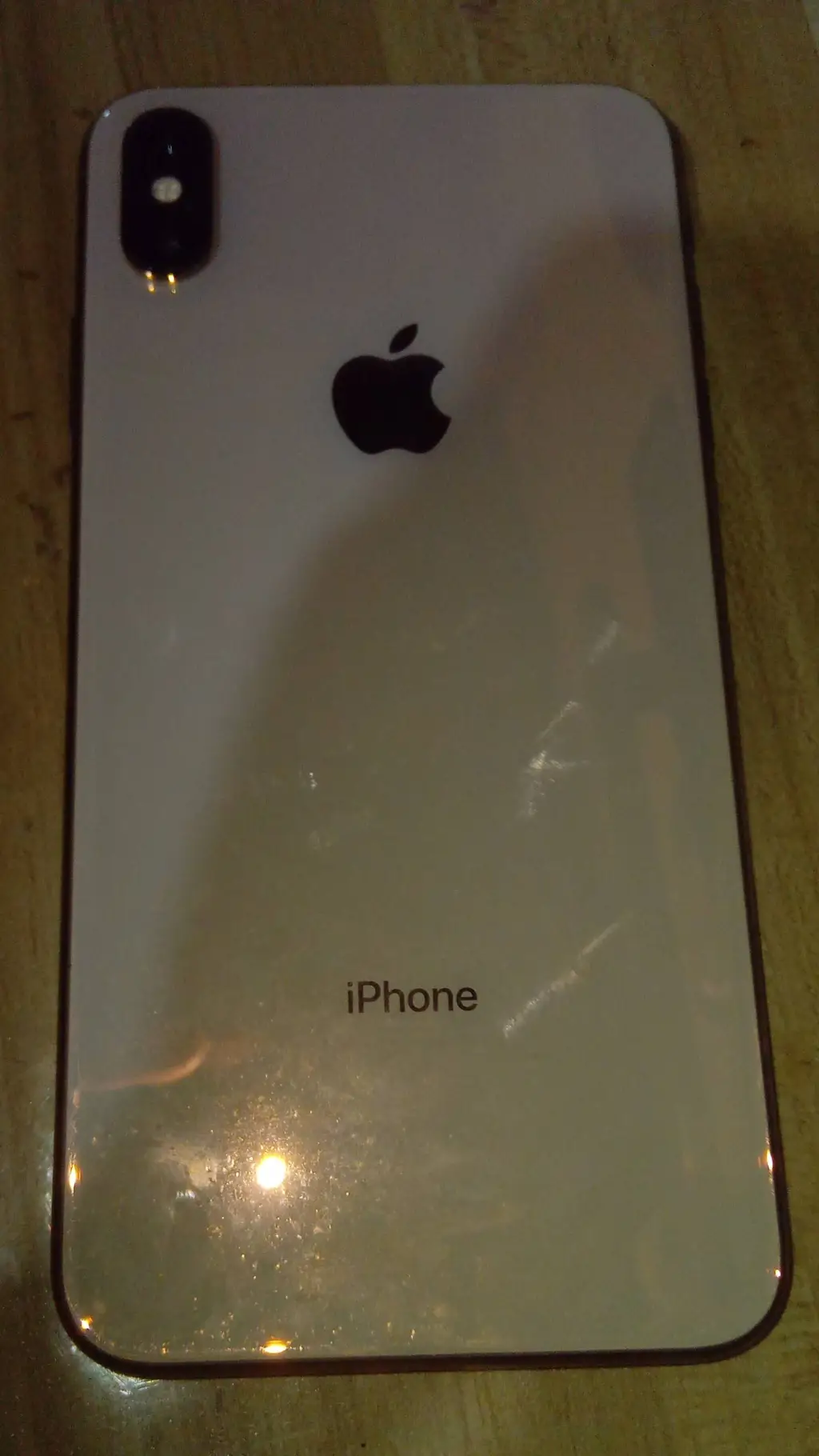 ai character: iPhone XS Max background
