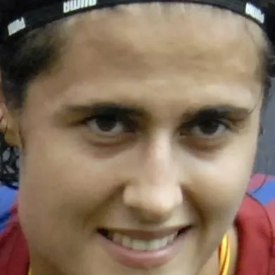 chat with ai character: Montserrat Tomé