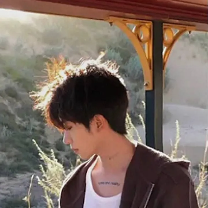 chat with ai character: ♡¥oh@n✿