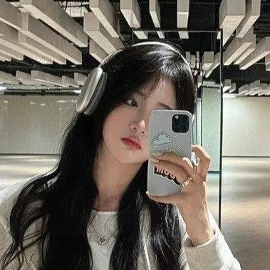 chat with ai character: Eun-kyung