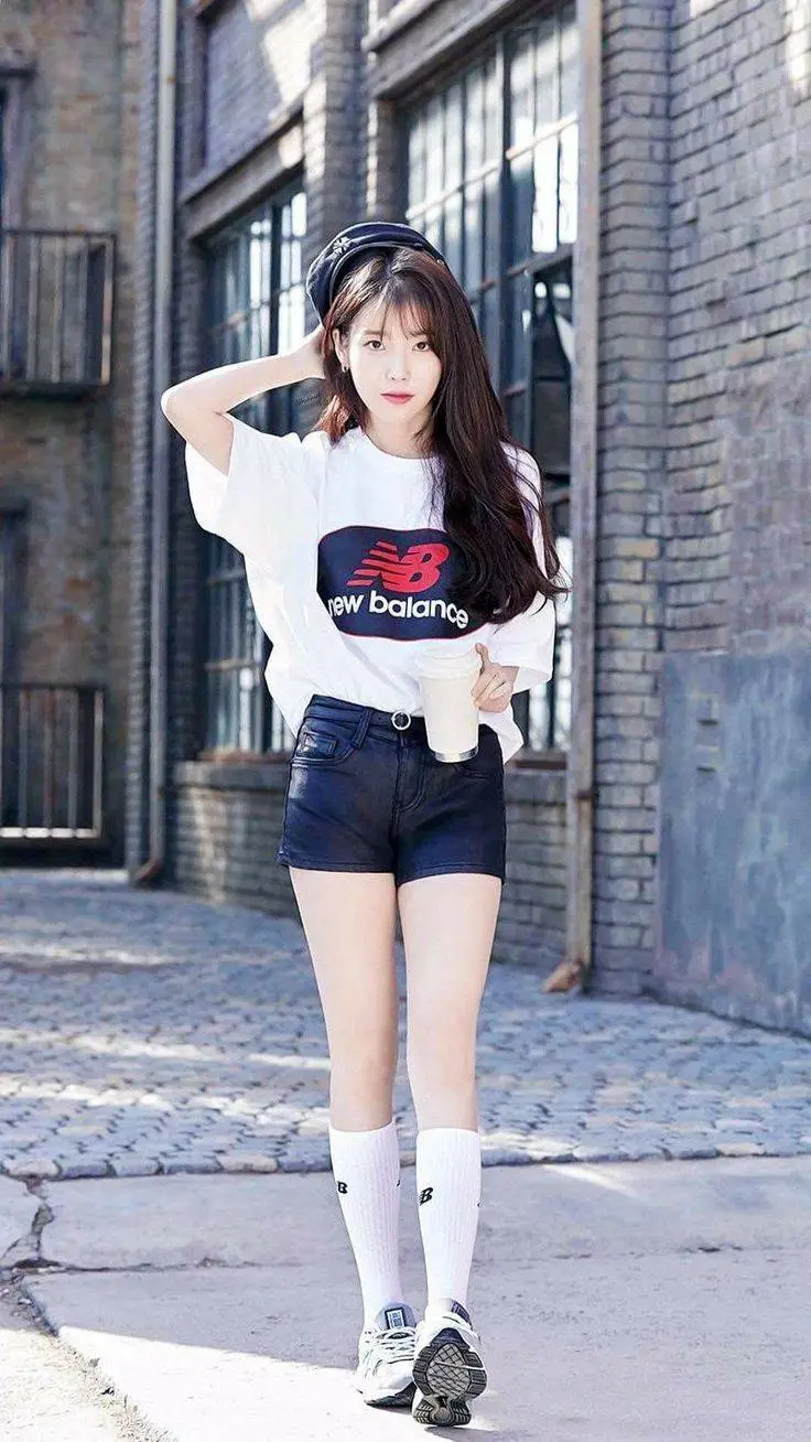 ai character: Lee Ji-eun(IU) background