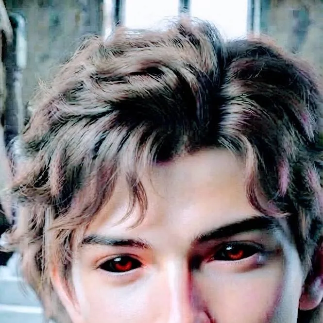 chat with ai character: Breyford (Vampir)