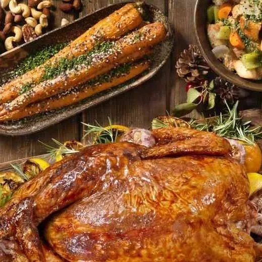 chat with ai character: Thanksgiving dinne