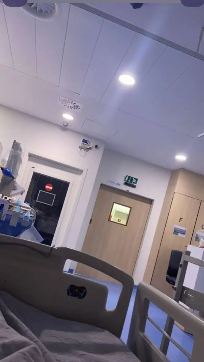 ai character: Hospital  background