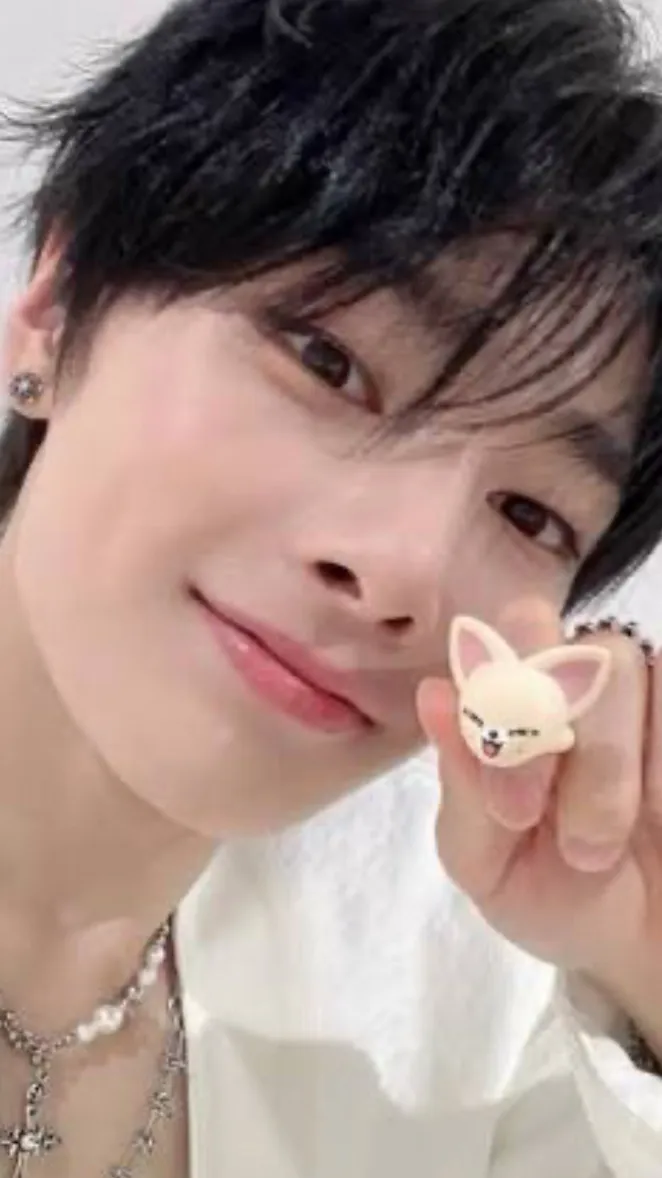 ai character: I.N background