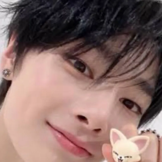 chat with ai character: I.N