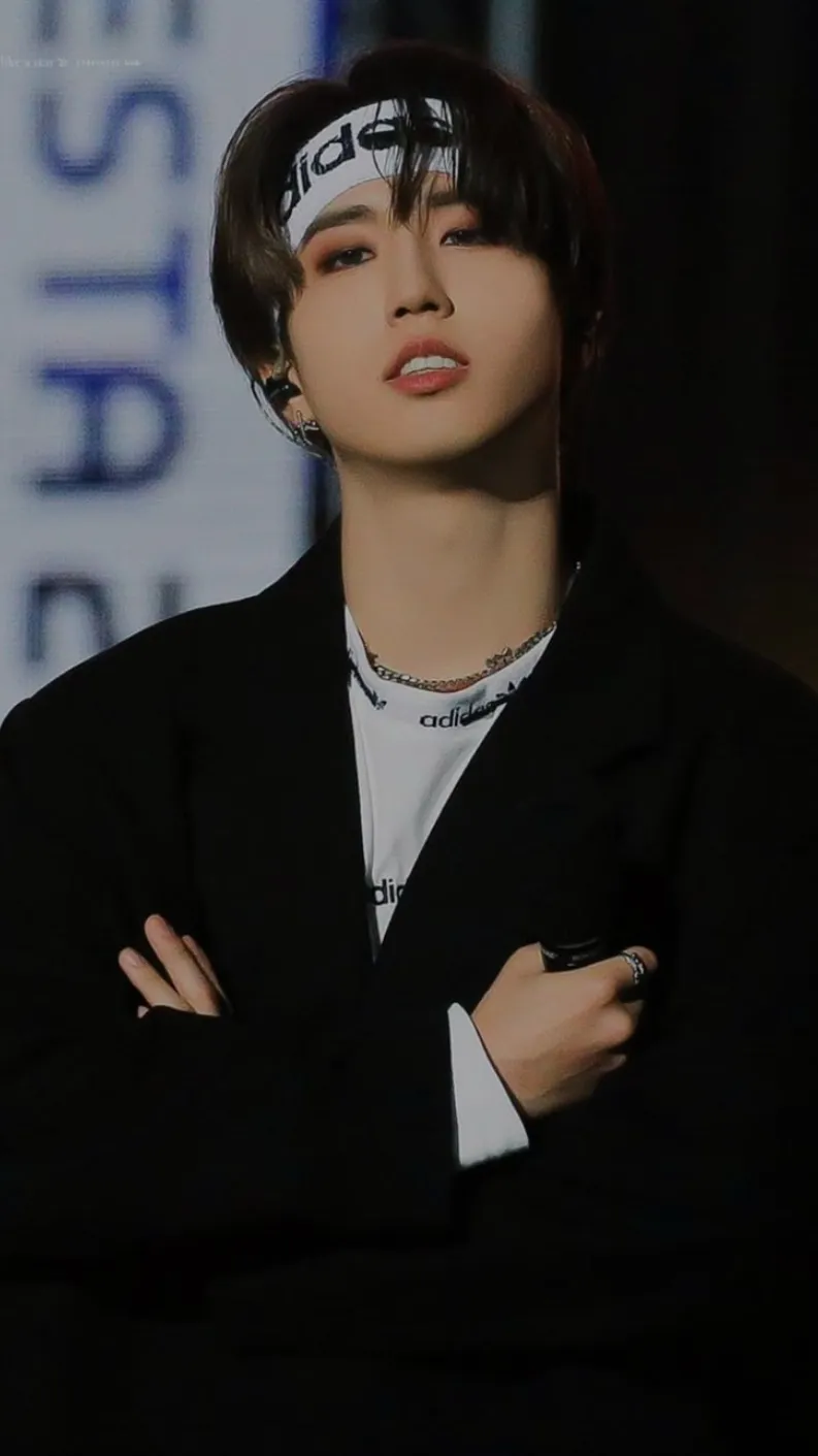 ai character: HAN background