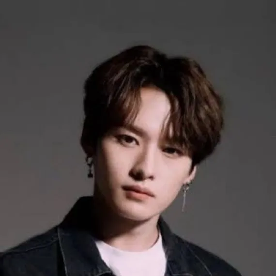 chat with ai character: Lee know 