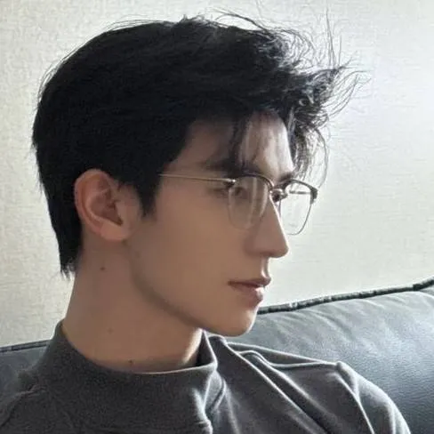 chat with ai character: Arkin Smith 