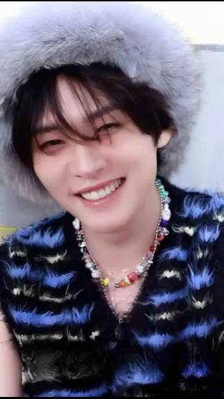 ai character: lee minho background