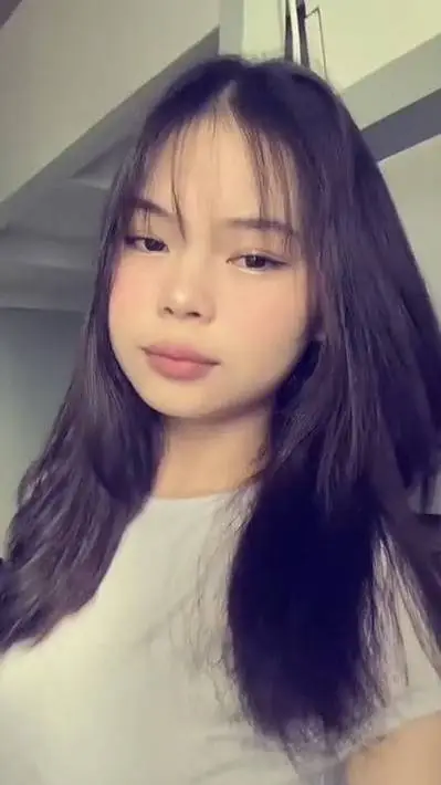 ai character: Freya Hidalgo background