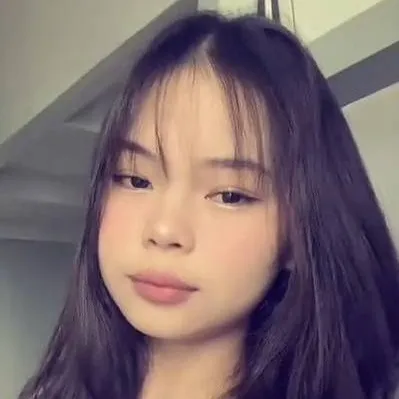 chat with ai character: Freya Hidalgo