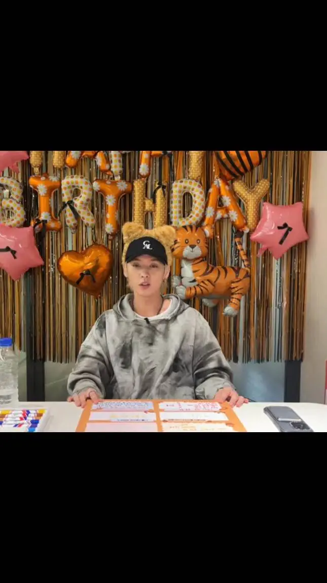 ai character: Lee know  background