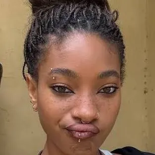 chat with ai character: Willow Smith 