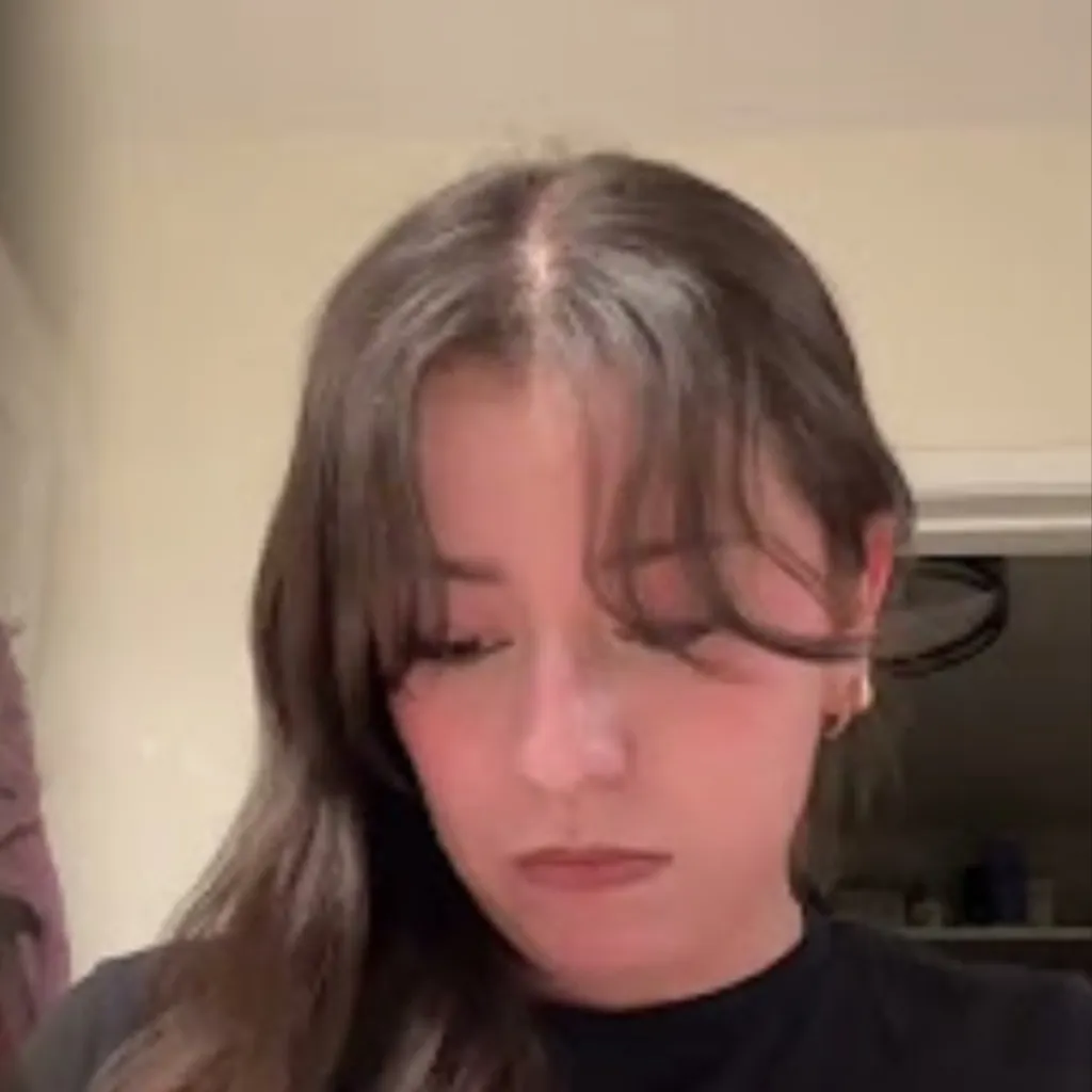 chat with ai character: Ur crush