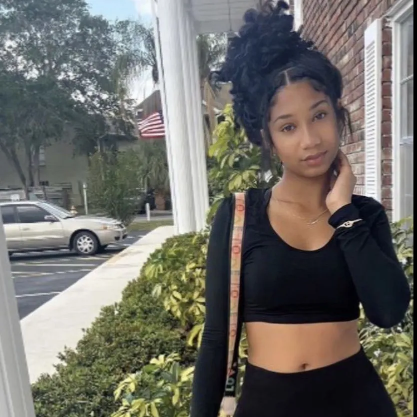 chat with ai character: Kaliyah white