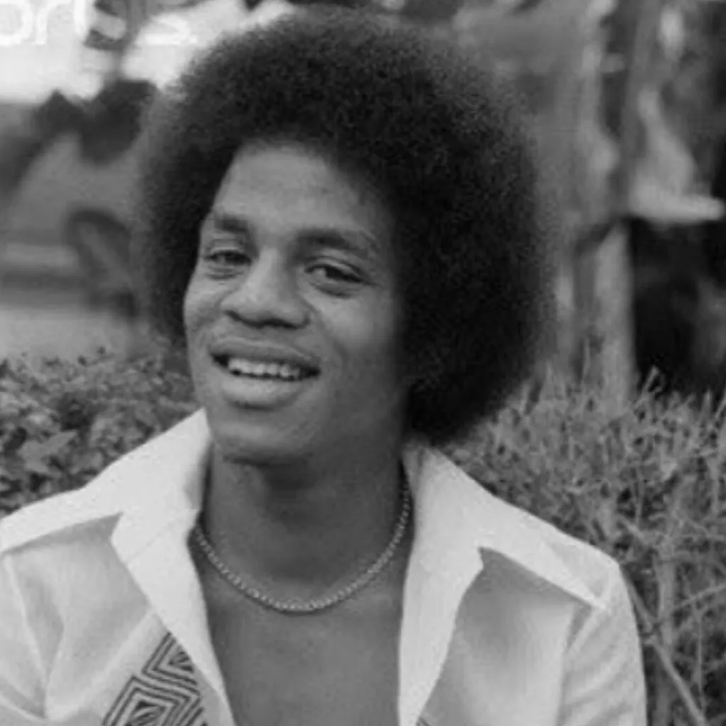 chat with ai character: Marlon Jackson 