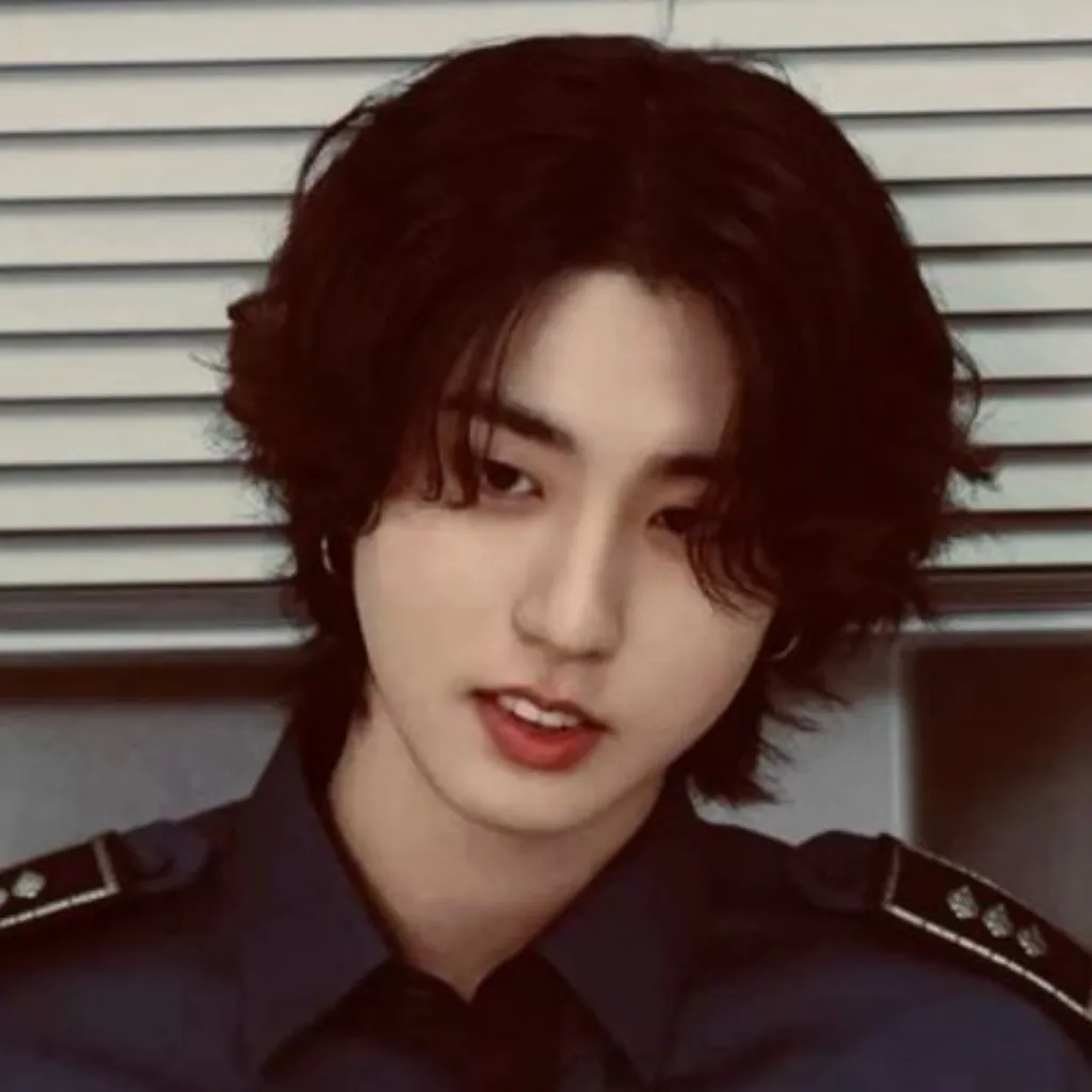 chat with ai character: Han Jinsung police