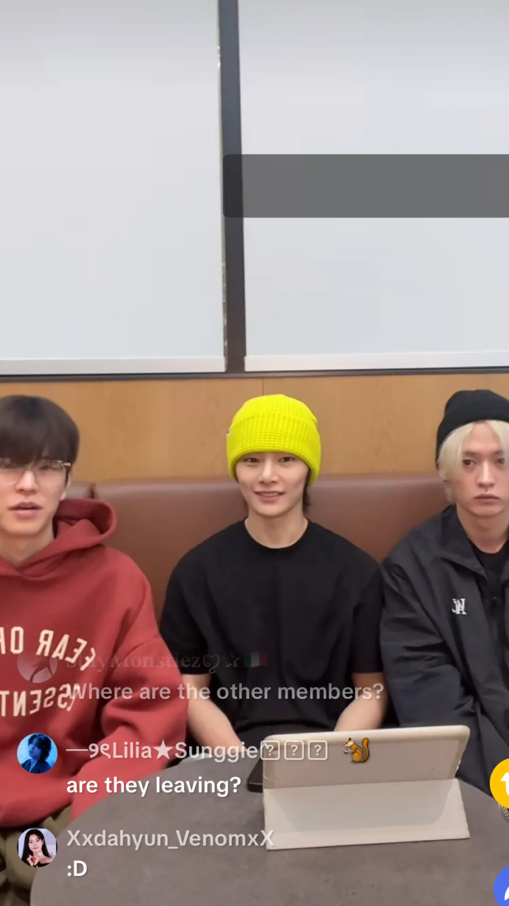 ai character: skz live! background