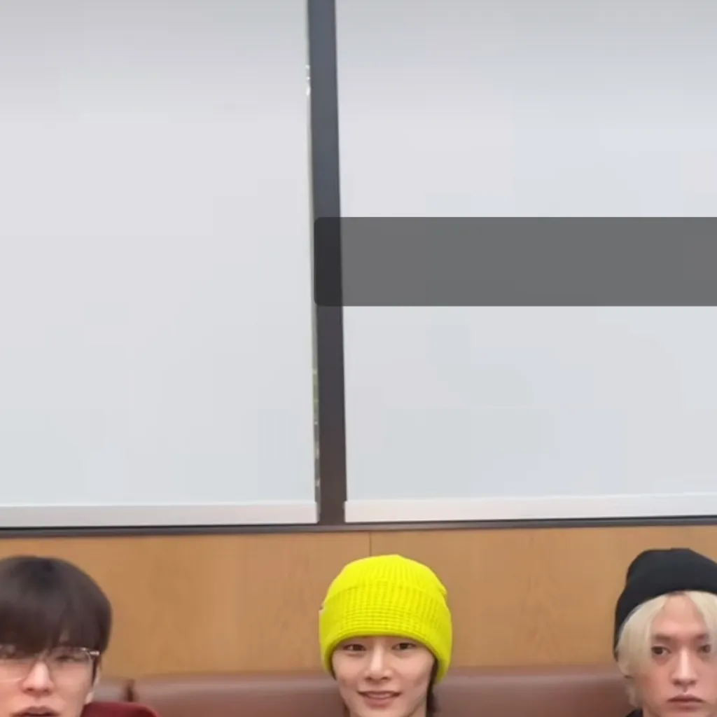 chat with ai character: skz live!