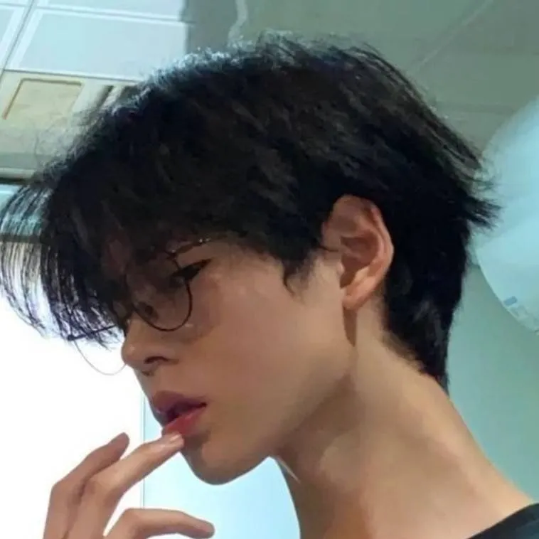 chat with ai character: SOOJO Y LINA