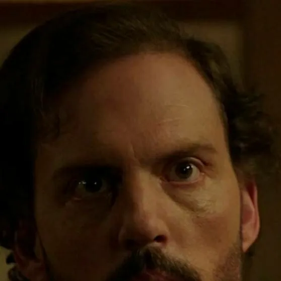 chat with ai character: monroe